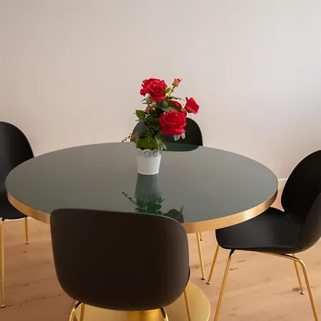 Luxury Basilica Apartment *